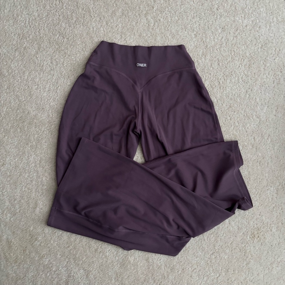 Oner active softmotion straight leg pants - size small short - vintage purple